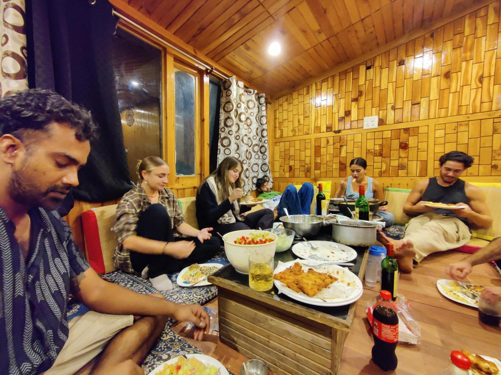 Flipsyde Retreat Hotel Kasol Exterior foto