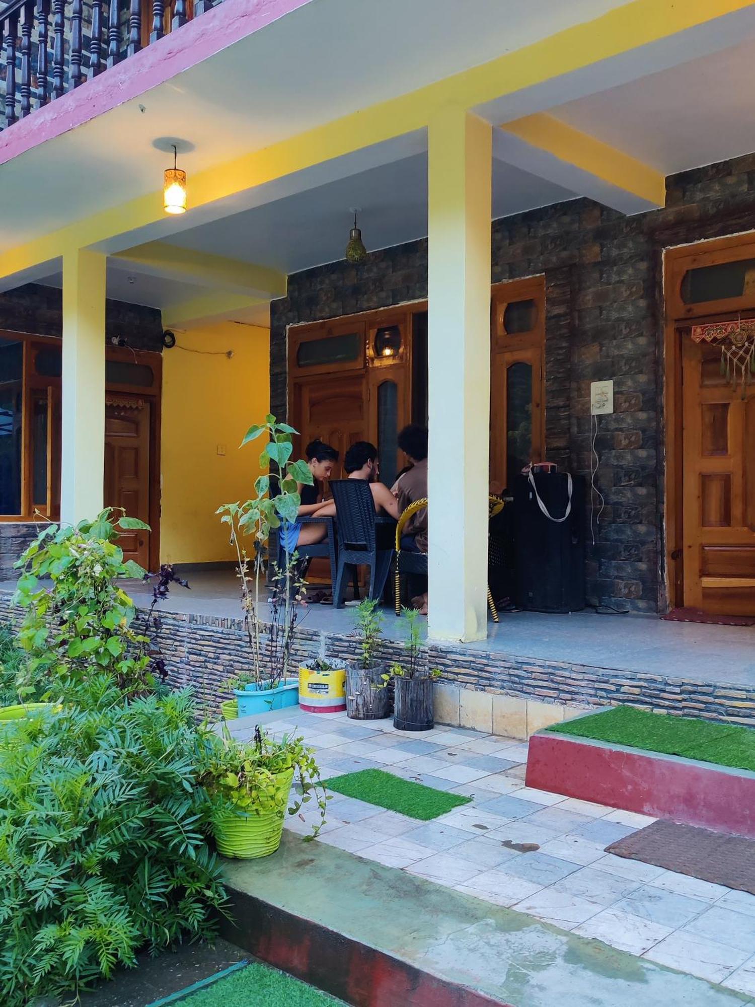 Flipsyde Retreat Hotel Kasol Exterior foto