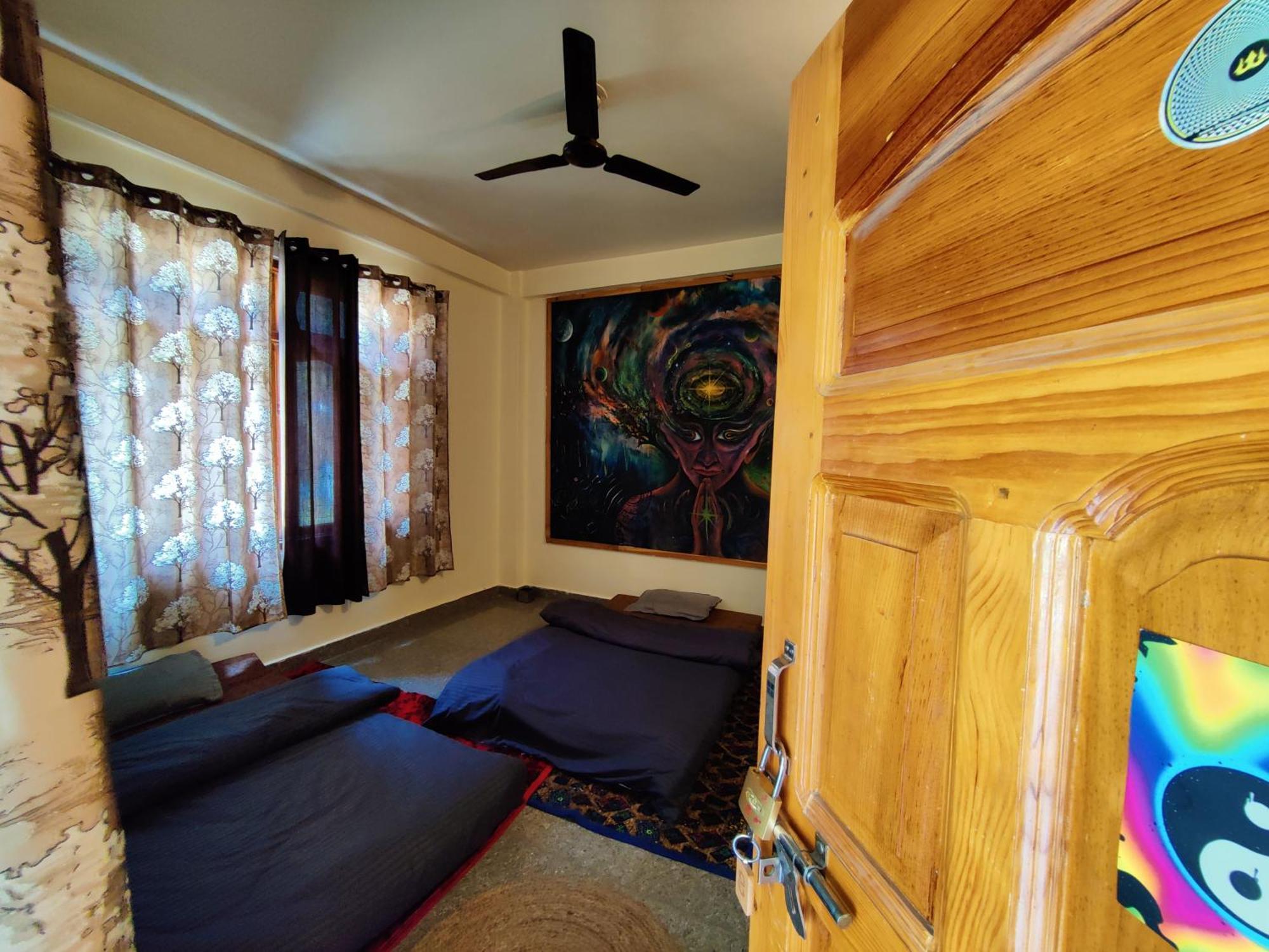 Flipsyde Retreat Hotel Kasol Exterior foto