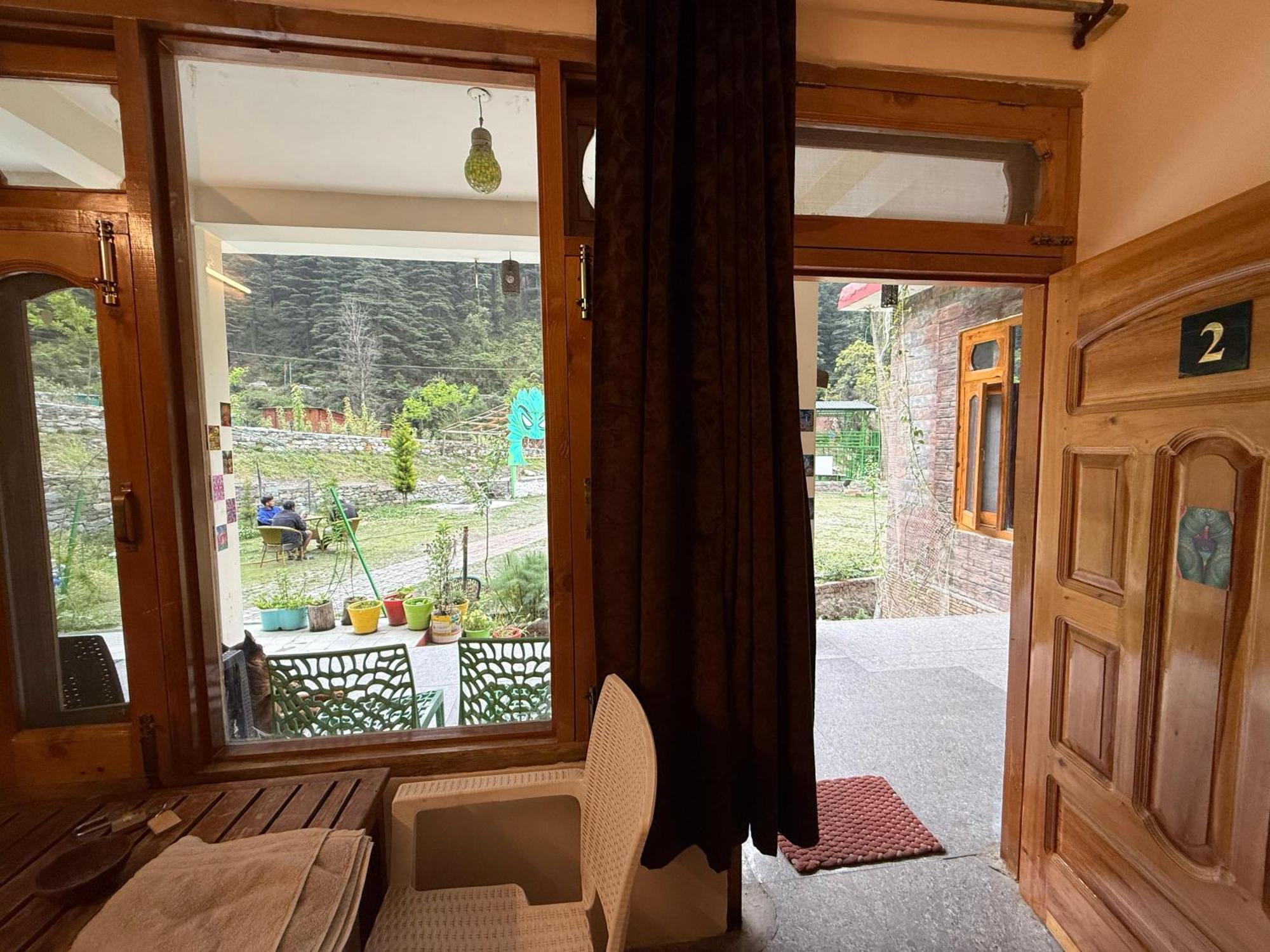 Flipsyde Retreat Hotel Kasol Exterior foto