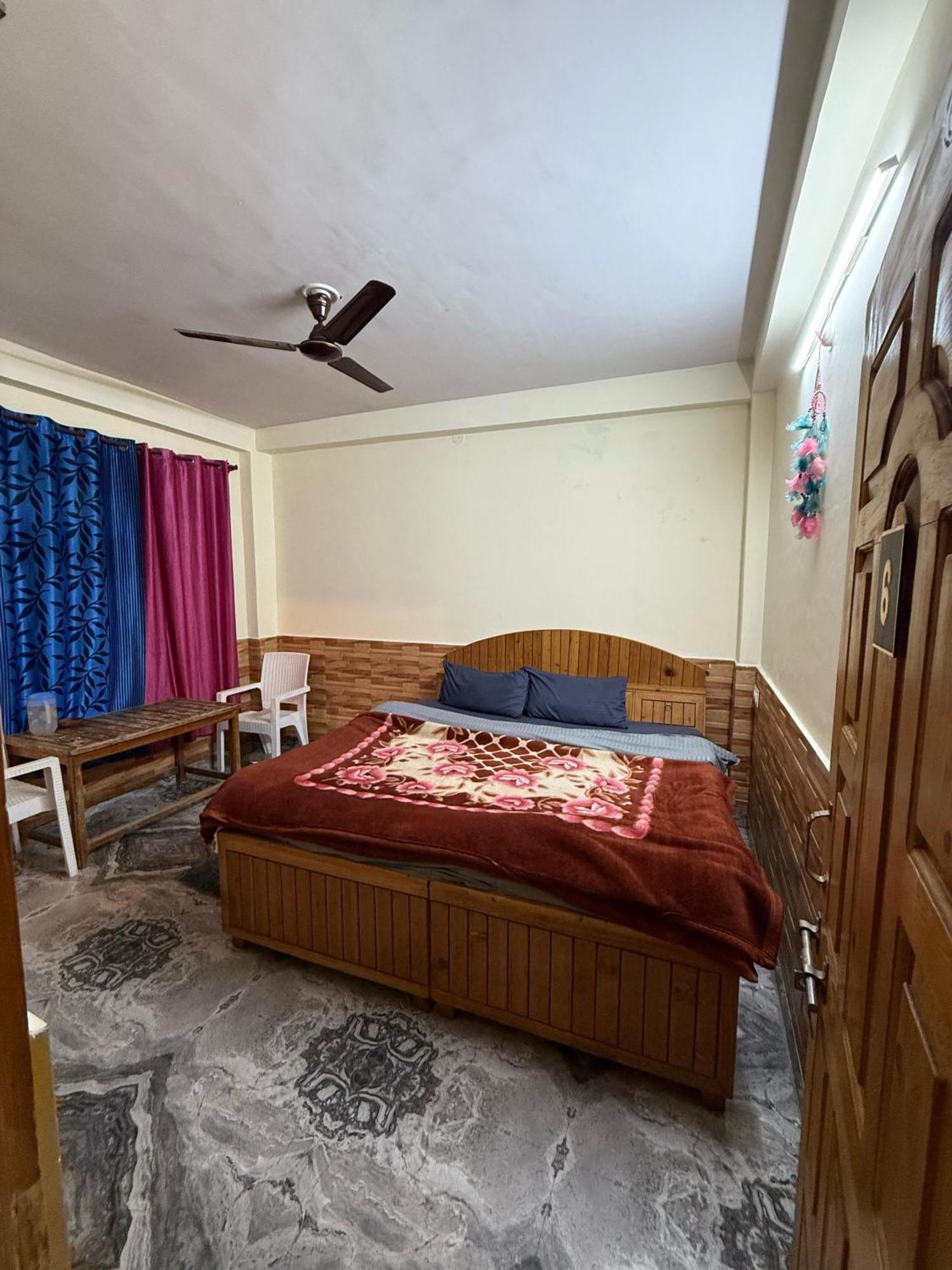 Flipsyde Retreat Hotel Kasol Exterior foto